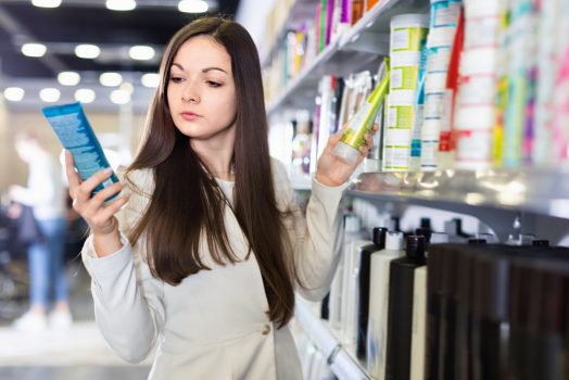 Les ingrédients à éviter dans les produits capillaires et leurs alternatives naturelles