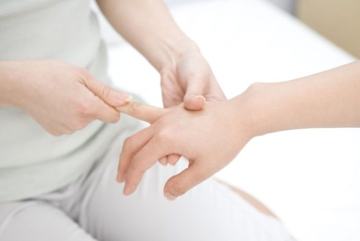 Les bienfaits du massage des mains pour soulager le stress