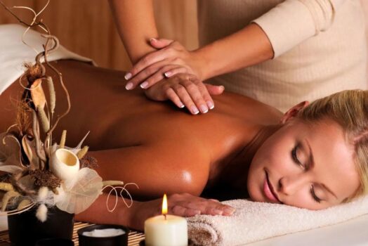Massages relaxants à l&rsquo;acide hyaluronique pour une peau douce et souple