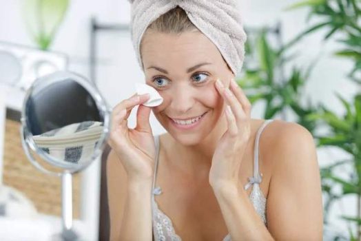 Huile, baume, lait ou eau micellaire : quel démaquillant est fait pour vous ?