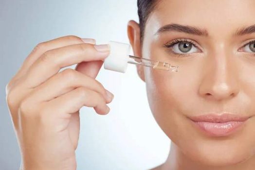 Les 5 bienfaits prouvés du rétinol pour la peau (rides, acné, taches…)