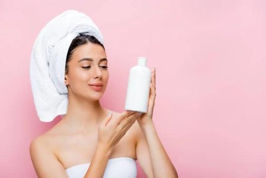 Le rôle du pH dans les produits cosmétiques et son importance pour la peau.