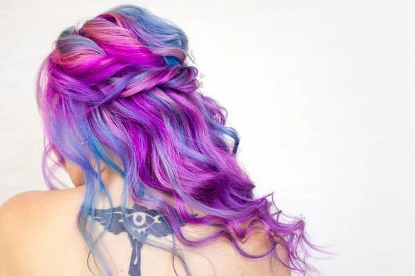 Indigo, katam, amla : quelle poudre choisir pour sa coloration végétale ?