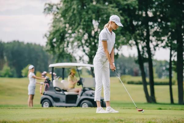 Cours de golf pour débutants : quelles erreurs éviter sur le parcours ?