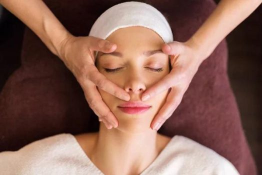 Le massage facial « kobido » : mon secret pour lisser les rides naturellement